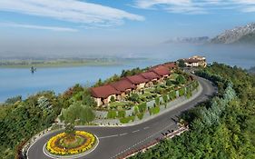 Taj Dal View Srinagar